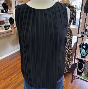 LIVERPOOL - Solid Pleated Black Top