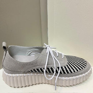 BERNIE Rin Sneaker - Silver w/Black & White Weave