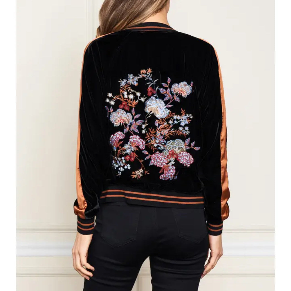PAPARAZZI - Black Velvet Embroidery Jacket