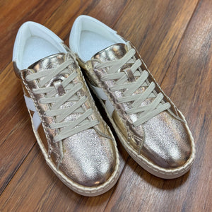 HEY GIRL BY CORKYS - Metallic Gold Tennis Shoes