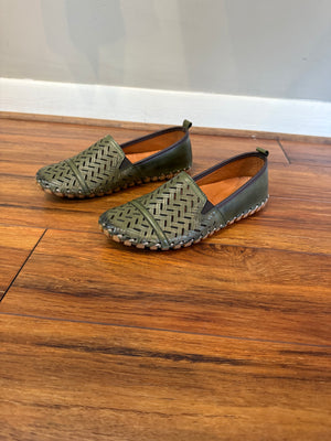 SPRING STEP - Olive Green Leather Slip Ons