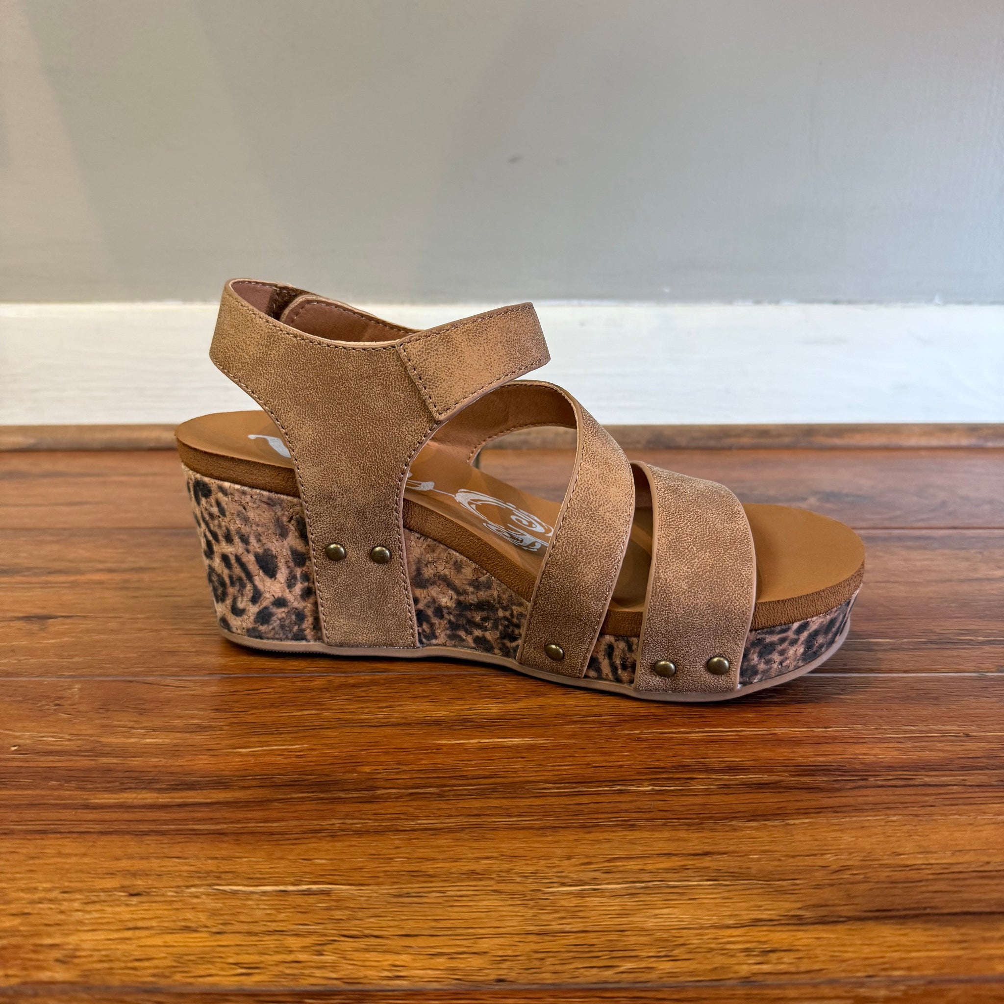 VERY G - Atlas Leopard Tan Sandals