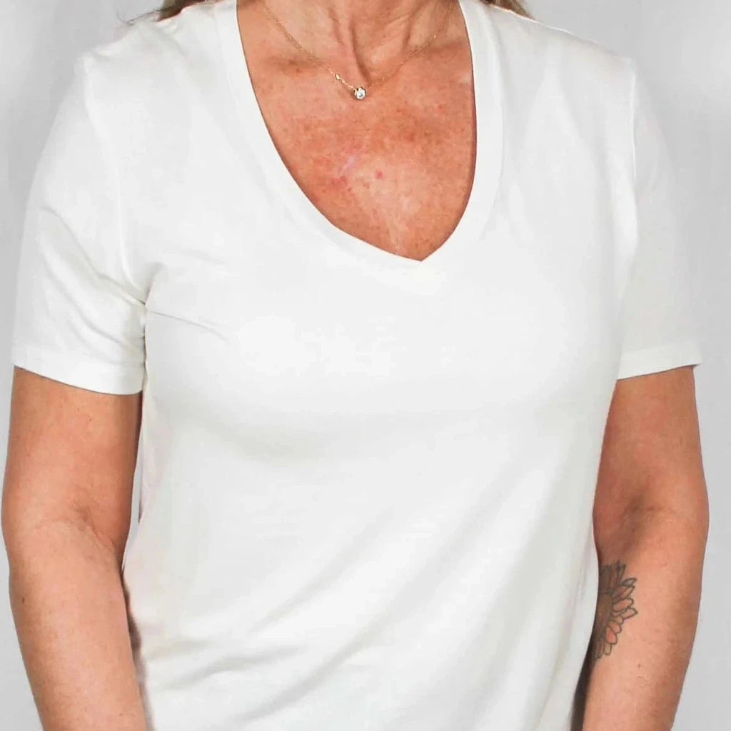 21 MAIN Basic Soft & Stretchy V-Neck T-Shirt - White