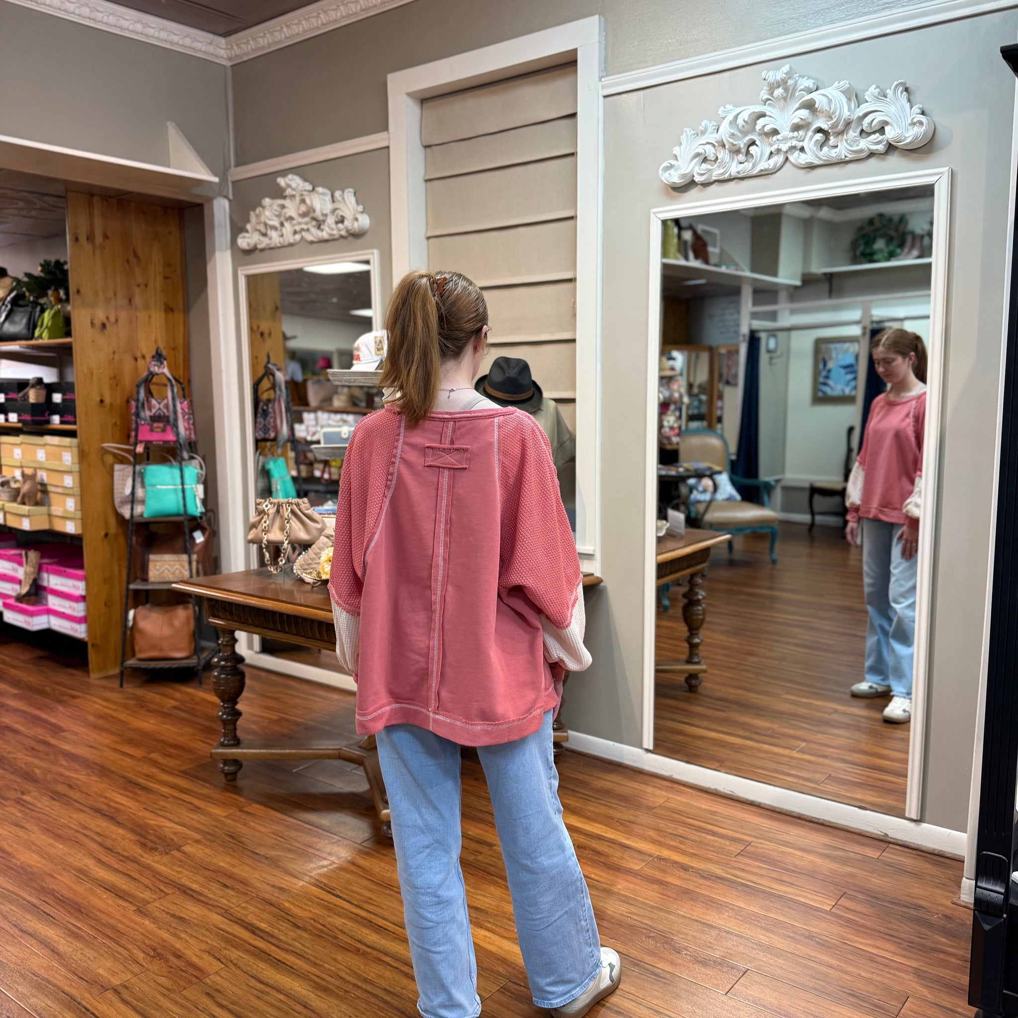 SHE+SKY - Long Sleeve Coral Sweatshirt