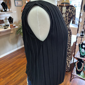 LIVERPOOL - Solid Pleated Black Top