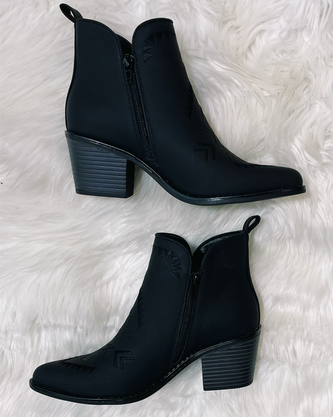 PIERRE DUMAS - Black Whitney Boots