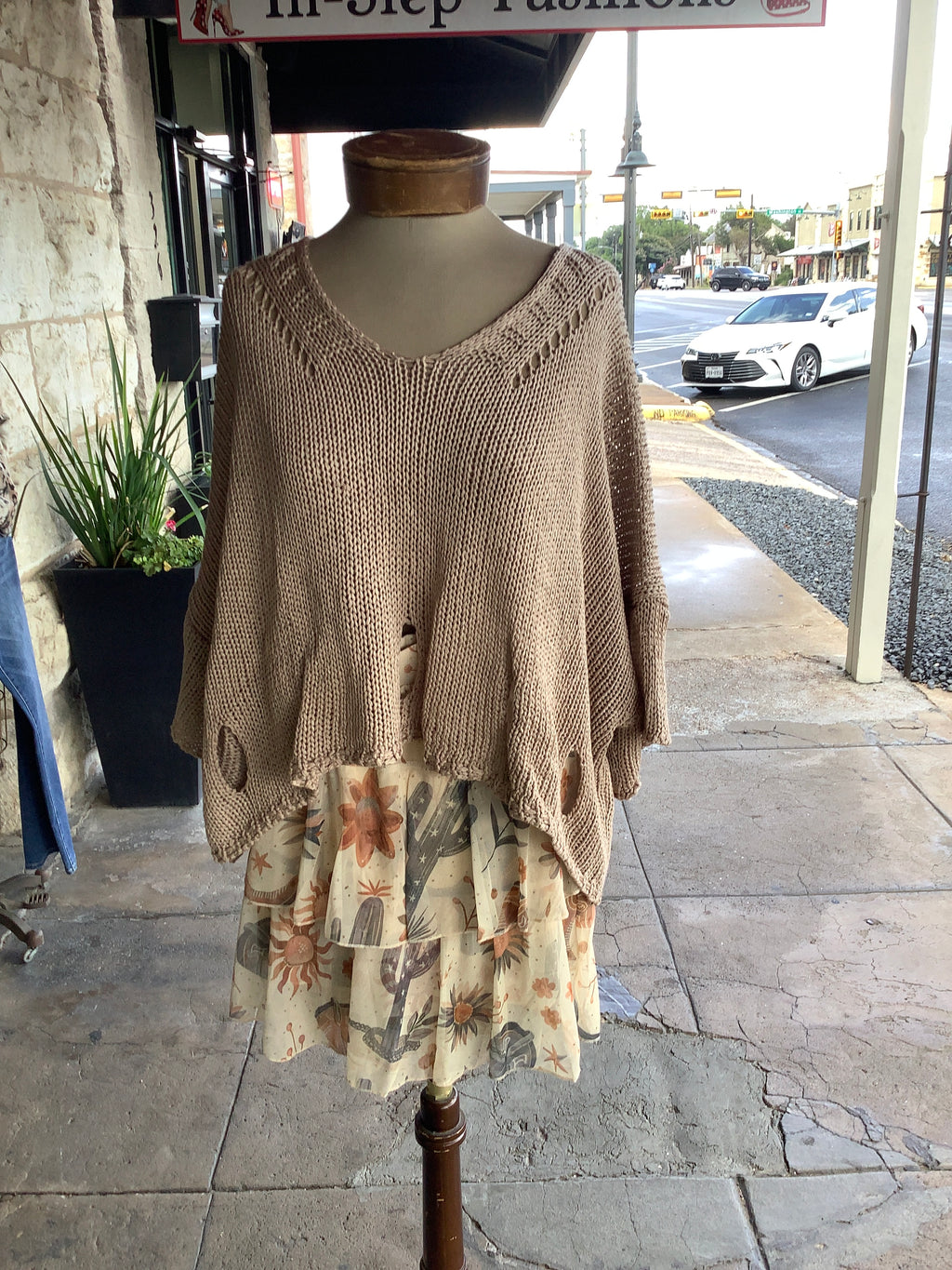 CHARISMA - Brown Crop Sweater