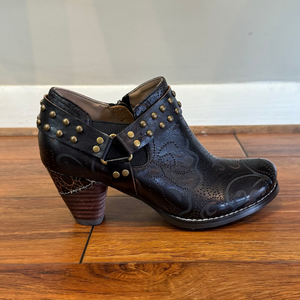 L'ARTISTE - Black Leather Heel Boots